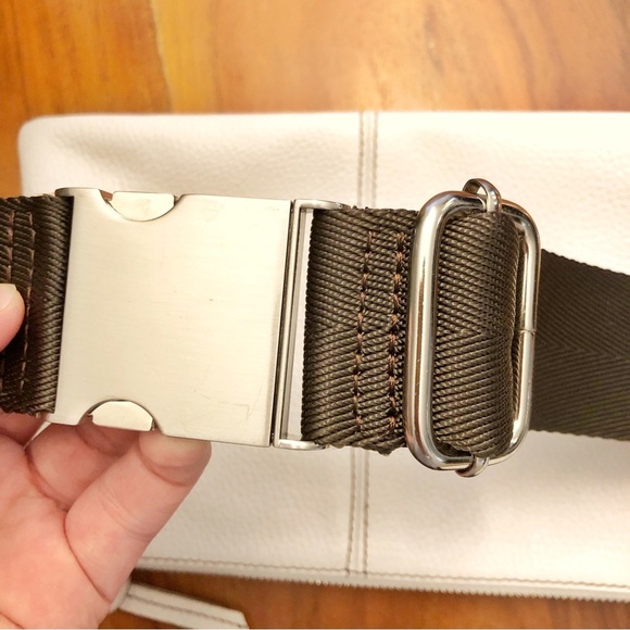 Danier Genuine leather Belt Bag White Fanny Pack Crossbody Hands-Free Travel bag - Picture 11 of 16